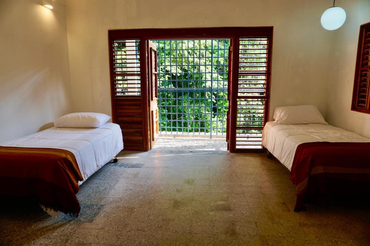 Albergue Gordon Town Kotch Kingston Exterior foto